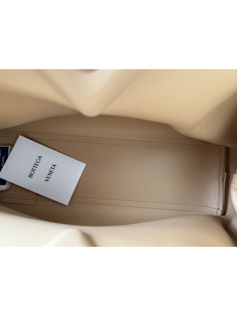 Beige Bottega Veneta Shoulder Bags